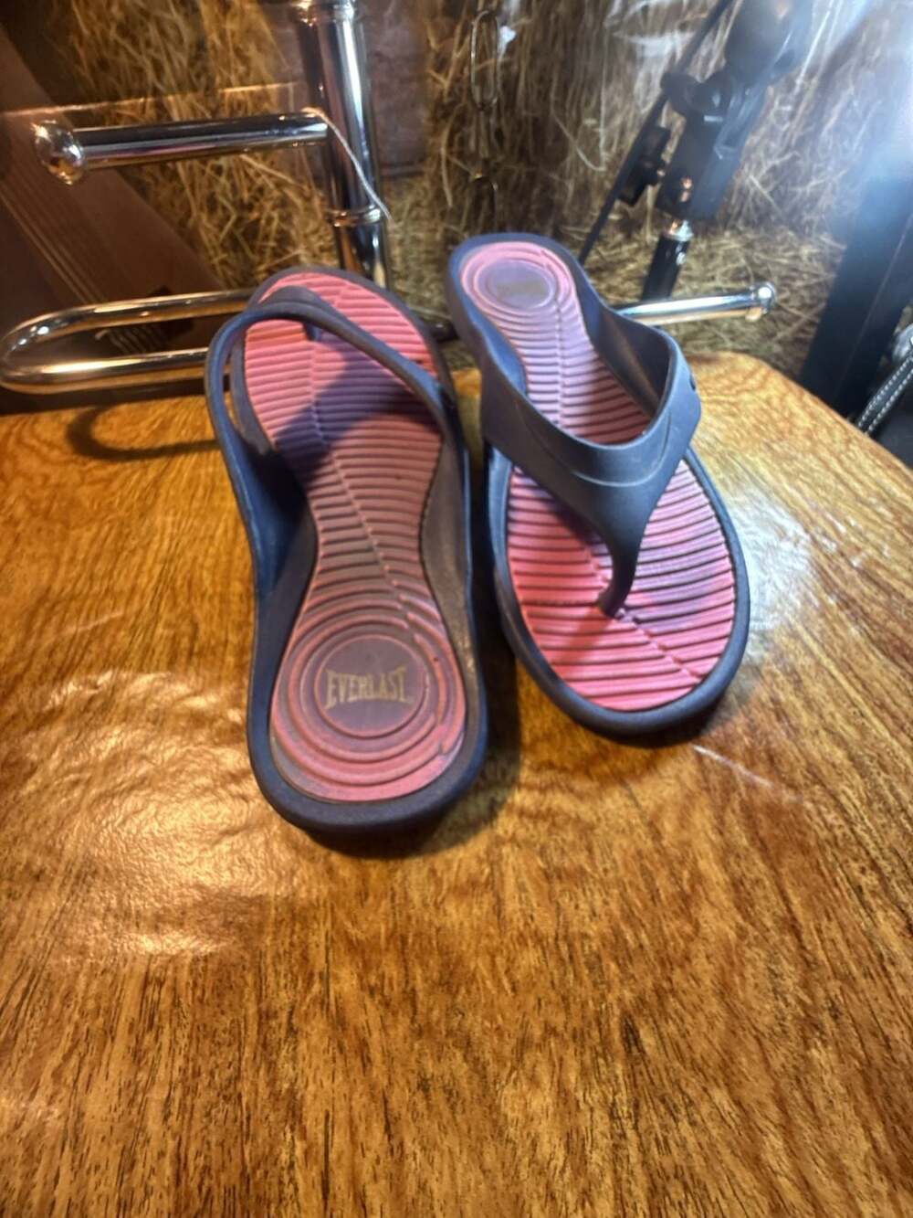 Everlast Women's Navy and Pink Thong Sandals
